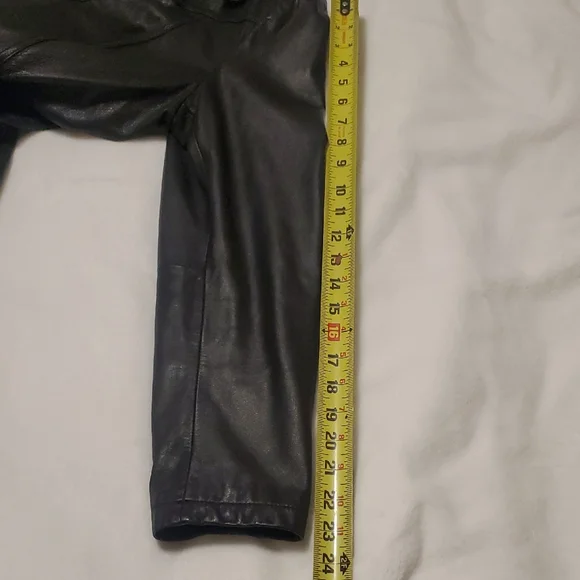 Wilsons Leather Maxima Women's Sleek Black Leather Jacket - Picture 9 of 9